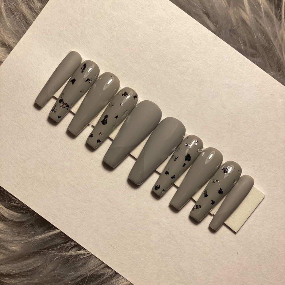 Grey & Silver Press on Nails